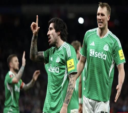 TA：托纳利从未向纽卡表达过离队意愿，，，，，，，，球队内部很烦种种听说