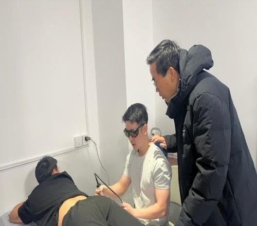 倒計時50天！國家殘奧高山滑雪隊備戰米蘭冬殘奧，程凱赴一線慰問