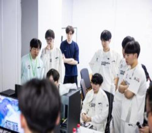 終止頹勢！iG贏下強敵TES本賽段雙方戰成平手