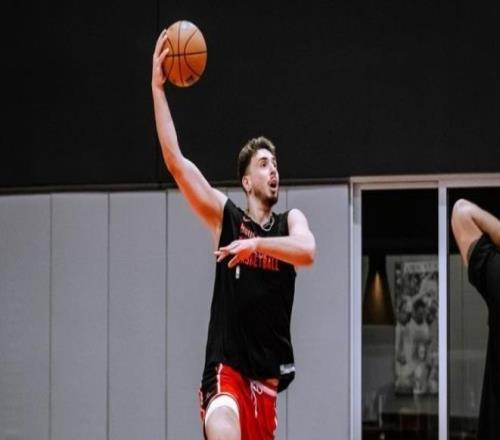 火箭内线被打爆!被湖人狂砍62分,乌度卡又失算雪藏饼皇成败笔