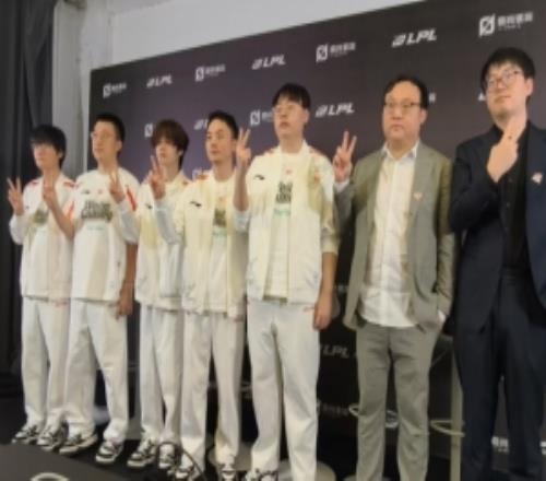WBG賽后群訪教練：要保持住拿到的優(yōu)勢(shì)最近的競(jìng)技狀況給7分