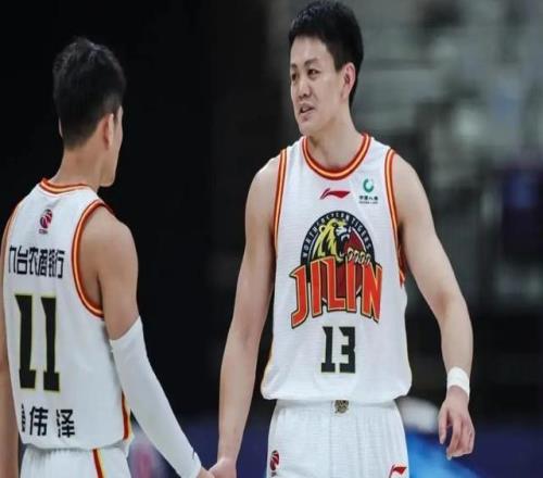正式確定！姜宇星加盟遼寧男籃，攜手張鎮(zhèn)麟，全力沖擊總冠軍
