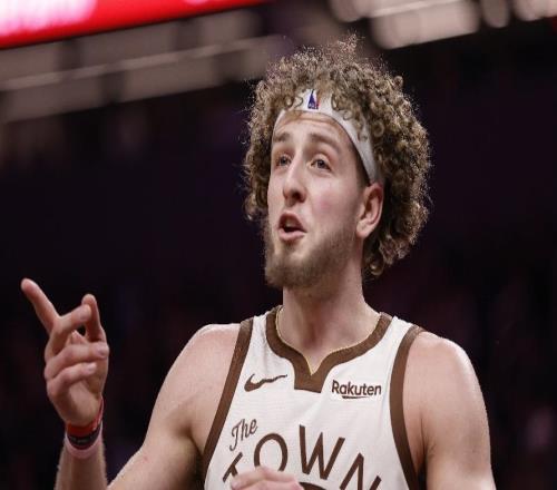 勇士加时115113险胜火箭球员评价:6人优秀,2人及格,2人低迷