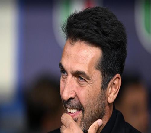 布冯:斯帕莱蒂的工作有目共睹,尤文具备拿到第四名的实力