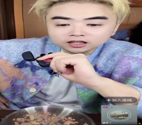 朱開:Light明年不打了我自己問的他他平時都是喊我師父的