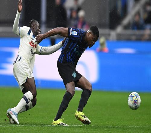 对判罚不满,国米战平亚特兰大之后决定新闻沉默