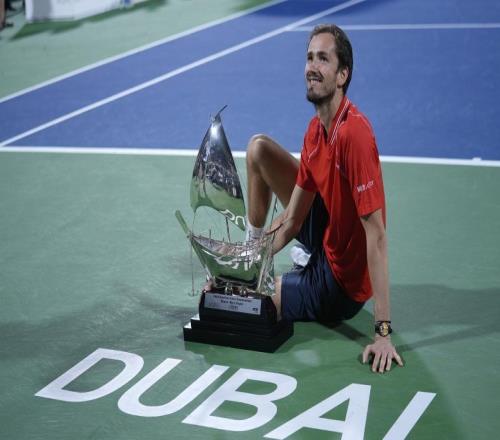 体坛联播皇马遭遇西甲两连败,中国女足今日迎亚洲杯首秀