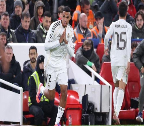 基恩谈阿诺德被嘘:红军球迷极力嘘一个本地孩子,还觉得很有风度