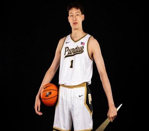 瘋搶！男籃小將郇斯楠收到8所NCAA名校邀請，世青賽表現(xiàn)征服全美