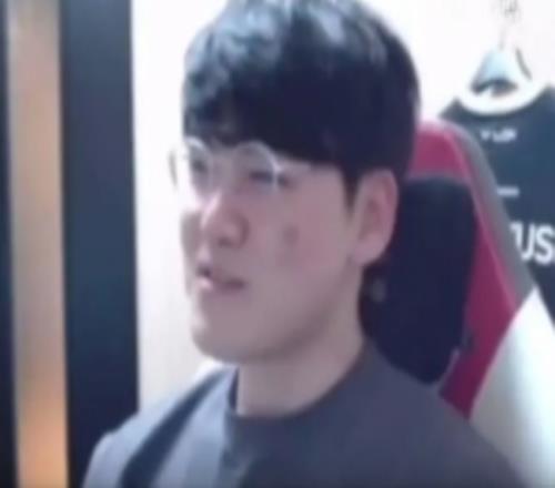 Guma：如果去了其他隊之后在決賽遇到T1相赫哥在賽后會和我抱吧