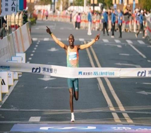 15000名跑者燃動浦東!2026上海半馬:許雙雙四奪國內冠軍並刷新PB