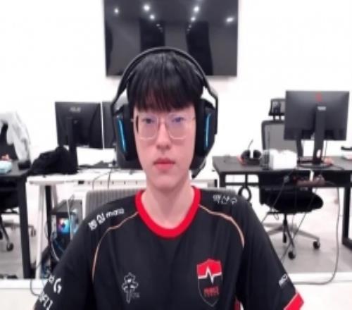 Scout:太久沒用韓語遊戲和生活裏常常無法立即想起要表達的內容