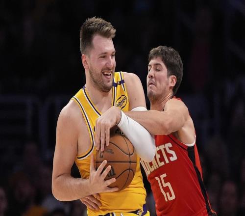 火箭又减员毒蛇队锁定季后赛,双控卫暂不归队,1号位仅3人可用