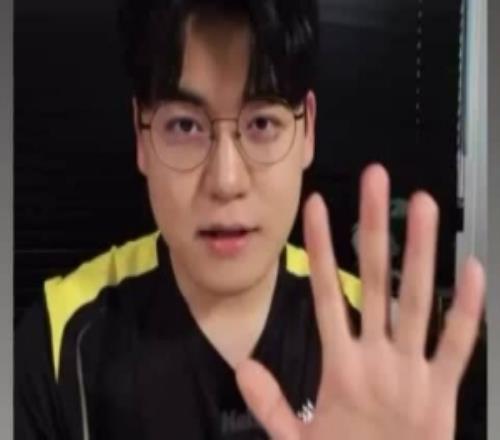 Gumayusi翻包：可爱萌宠鼠标垫+超大Gumayusi桌垫蓝牙鼠标键盘等