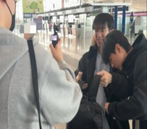 这边岁月静好!AL官媒晒队员日常照:请给我一个准确的季节