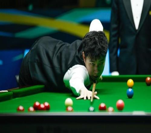 斯諾克國錦賽：趙心童65逆轉塞爾比，吳宜澤零封霍金斯