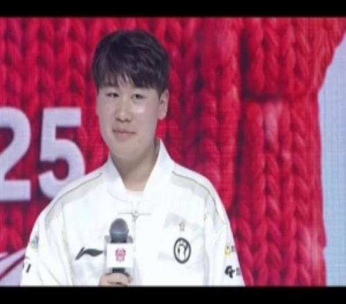 wei：我觉得嘎子应该会赢下汤圆还是更想跟JDG交手