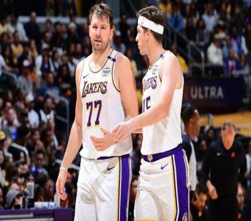 ESPN：里夫斯下份合同預(yù)計(jì)均薪超3000萬美元，他將長(zhǎng)留湖人