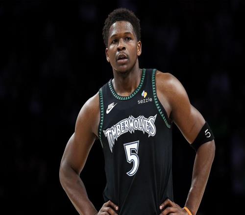 乔丹的赞扬，森林狼爱德华兹收到乔丹的鼓励信息后作何反应