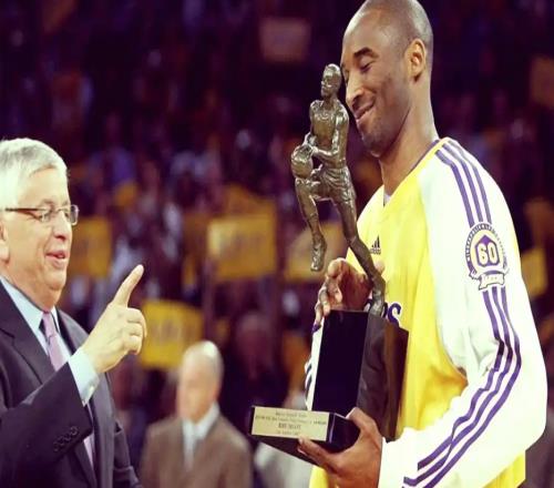 强如科比,生涯为何仅有一次MVP看完他的对手,才发现输得不冤