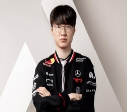 EWC官方:十次征战世界赛十次杀进半决赛Faker的统治还在延续!