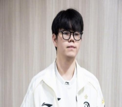 爆料人：因为价格方面没有谈妥iG放弃了呼吸第2赛段上单保底soboro