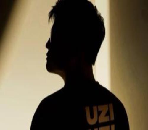 排位打累了看看熱搜！Uzi本人登上微博吃自己的複出瓜