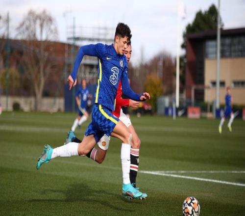 泰国博主:21岁的切尔西青训小将苏瑟普贝尔将入选泰国队