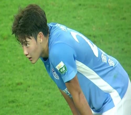 客战梅州建功,英博18岁小将杨铭锐斩获职业生涯首球