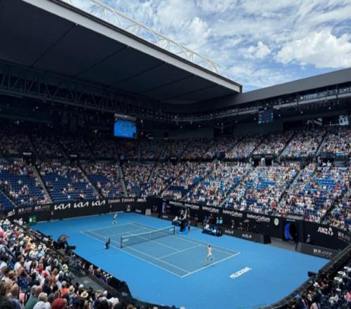 張帥逆轉進四強獲點讚，萊巴六勝絲襪約戰美國人，德約會鬥穆塞蒂