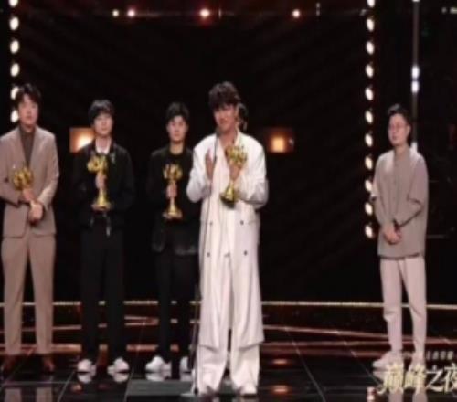 Cat獲2025年度最具影響力賽事主播:這個(gè)賽場(chǎng)真的太讓人迷戀了