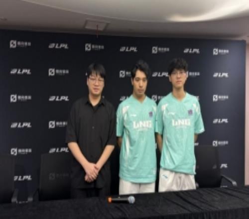 LNG賽后群訪教練：練了大招沒贏下來很可惜后面盡力打好好打