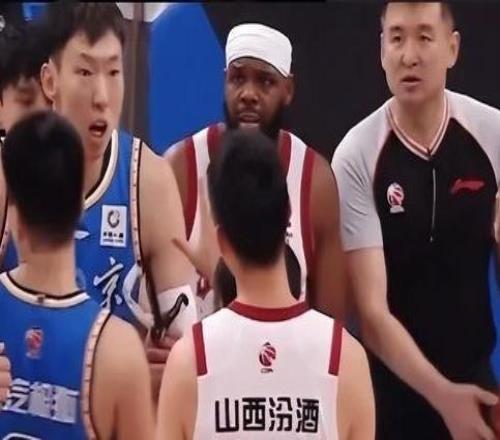 北京主場不敵山西近4戰3敗引熱議！周琦傷退轉折點翟曉川燃盡一戰