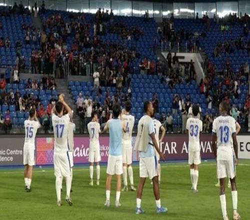 記者：申花隊已于昨晚返回上海，迎來5天假期進行休整