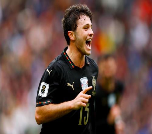 91!曼联巴黎双星戴帽两轮不胜后FIFA第5末轮踢疯晋级世界杯