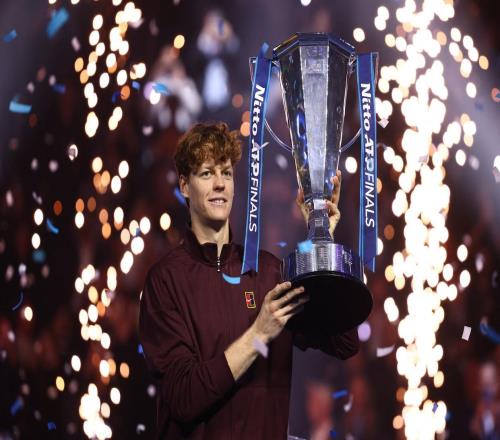 秀破解之道完勝阿卡都靈衛(wèi)冕成功，辛納失年終第一卻獲3600萬撫慰