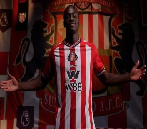 桑德兰队迪亚拉：罗塞尼尔战术能力很出色，我从他那学了很多