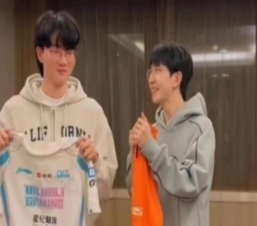 网友热议Viper离队:以后输了可以叫他piper但不要叫朴到娼