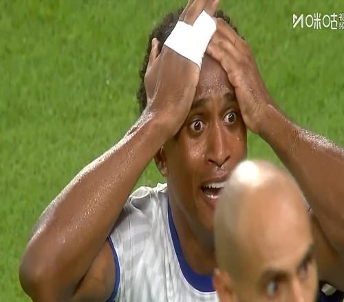 海港带头躺平,中超承包倒数前3!亚冠再现争议:申花好球竟被吹