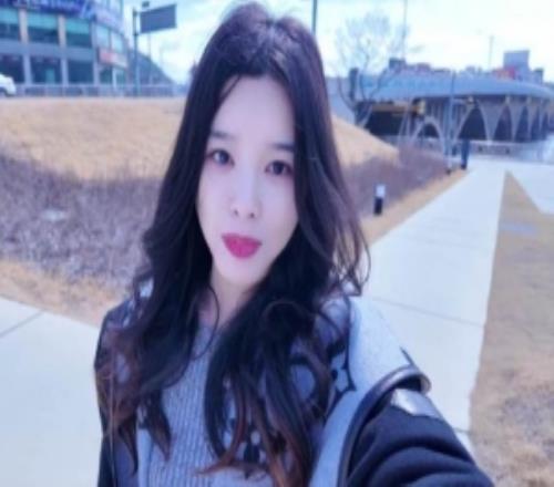 糖小幽分享生活VLOG：带小金回Doinb老家带大家看看最初直播房间