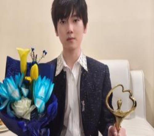 JackeyLove：祝大家除夕快樂迎新年！