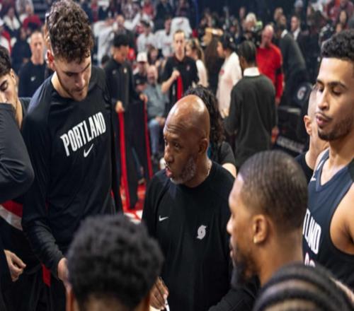 主帅被逮捕,媒体人:开拓者取消了球队今天上午的训练