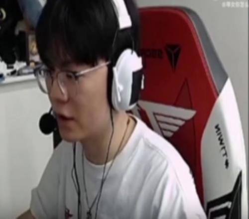 T1瓦Meteor:食堂只有我和Faker,给我紧张的不行,饭都没吃好