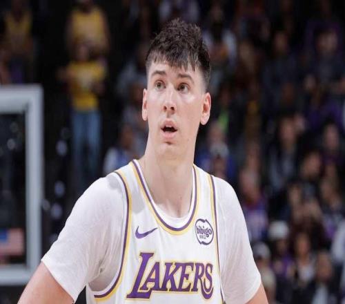 面对灰熊连续拿下20+，湖人锋线新星能否继续保持这样的状态