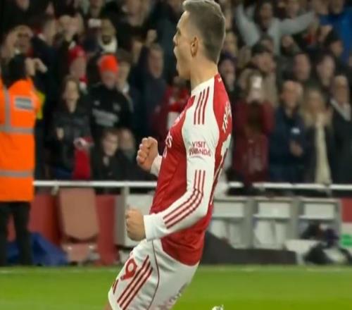 阿森纳踢疯了!6分钟入2球,埃泽一条龙,塔帅狂喜,再刷队史纪录