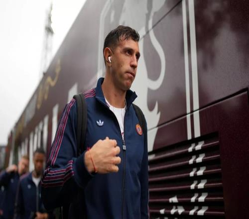 埃梅里谈大马丁被临时撤下首发:他后背疼,甚至无法正常热身