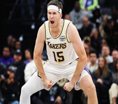 里夫斯51+11+9创NBA历史第1神迹,还刷爆纪录,詹姆斯东契奇缺战