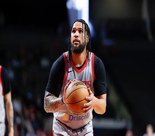 又一次打出了灾难级的表现！但他在火箭二队的地位依然不可动摇