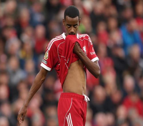 03！1.45億新援毫無作為，利物浦被打爆，7輪6負卻讓皇馬尷尬