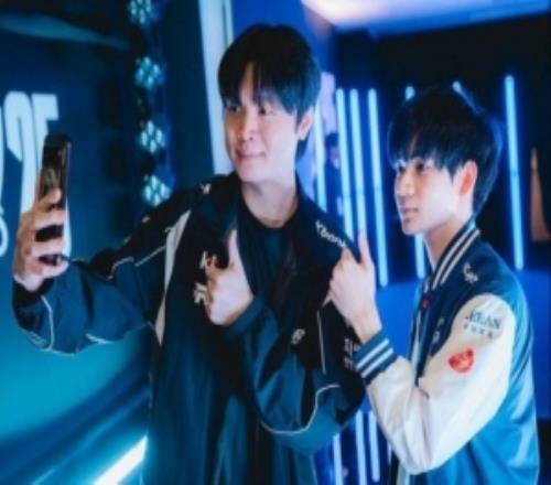 圈内人:CFO的中路HongQ合同即将到期有俱乐部已表达了意向